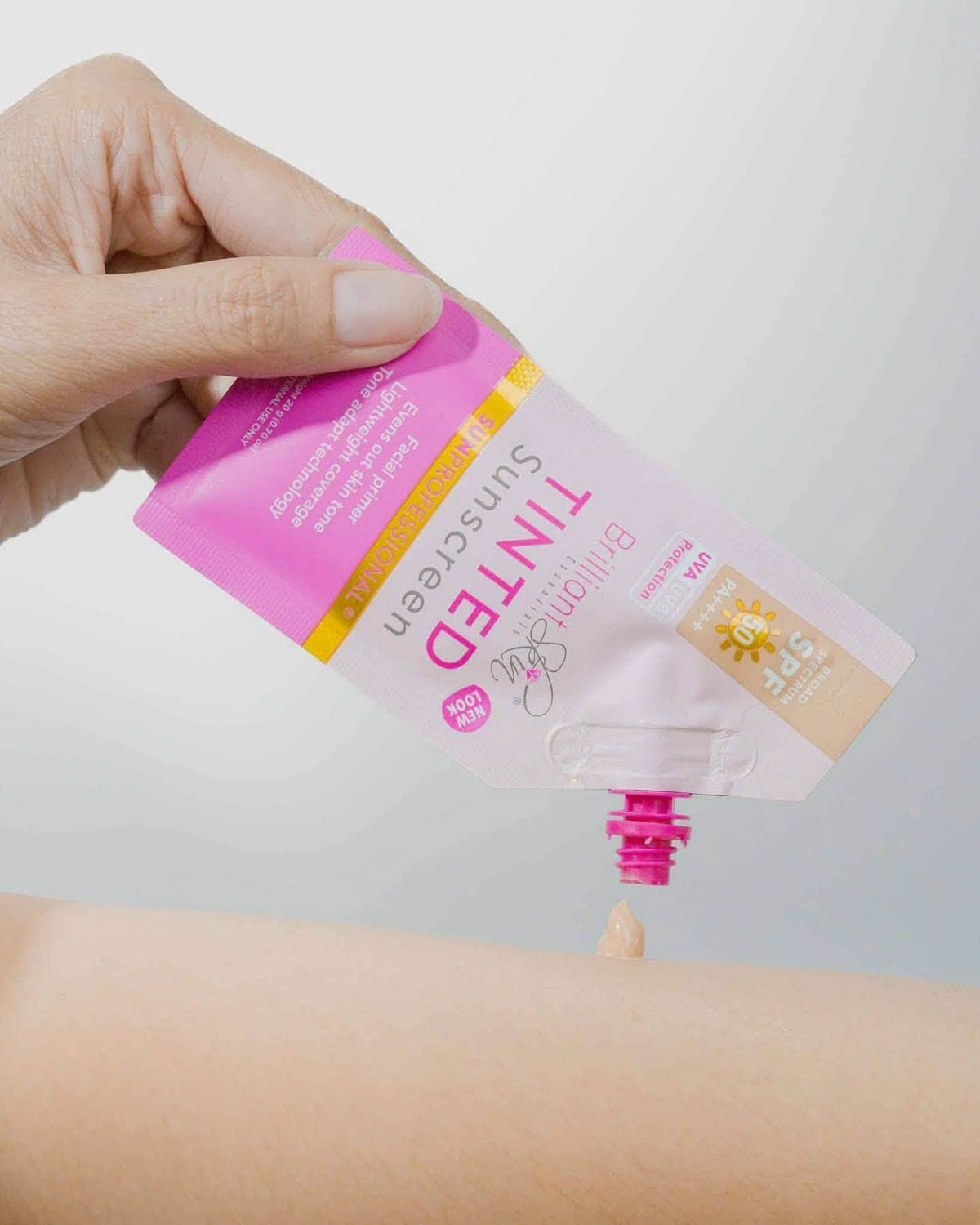 2X Brilliant Skin Essentials Tinted Sunscreen 20G Lightweight